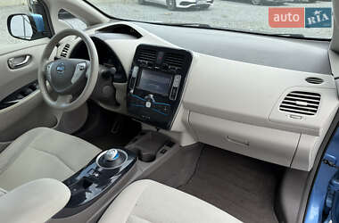 Хэтчбек Nissan Leaf 2012 в 