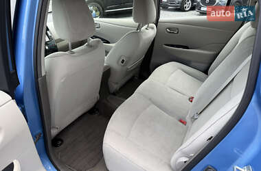 Хэтчбек Nissan Leaf 2012 в 