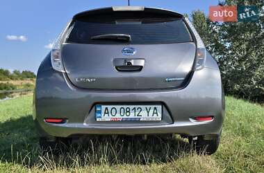 Хэтчбек Nissan Leaf 2015 в 