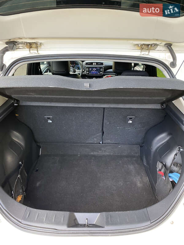 Хэтчбек Nissan Leaf 2020 в Ровно