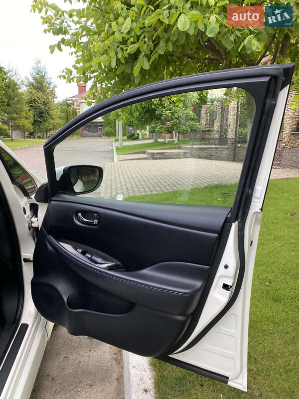 Хэтчбек Nissan Leaf 2020 в Ровно