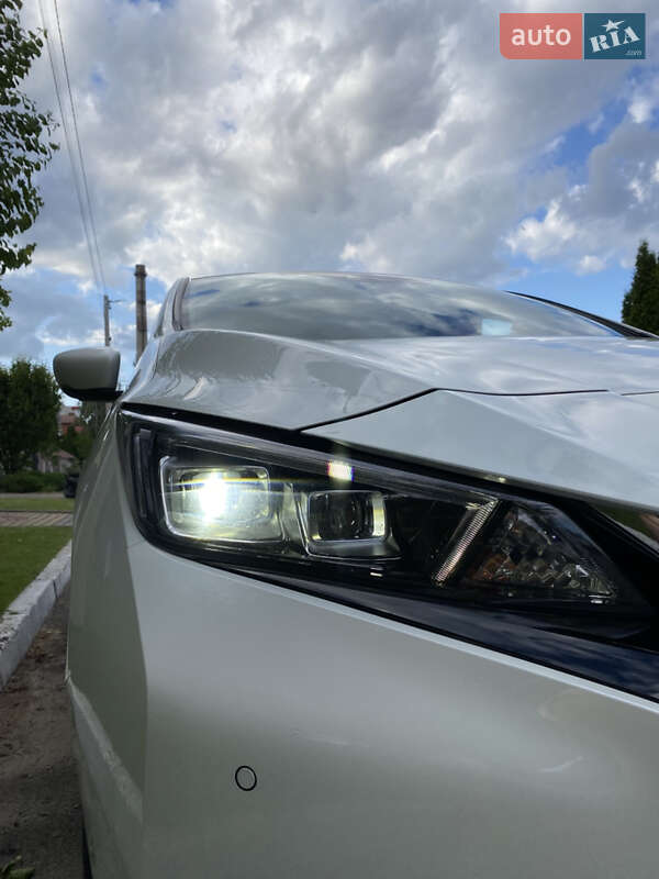Хэтчбек Nissan Leaf 2020 в Ровно
