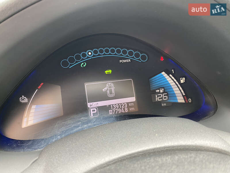 Хетчбек Nissan Leaf 2015 в Києві