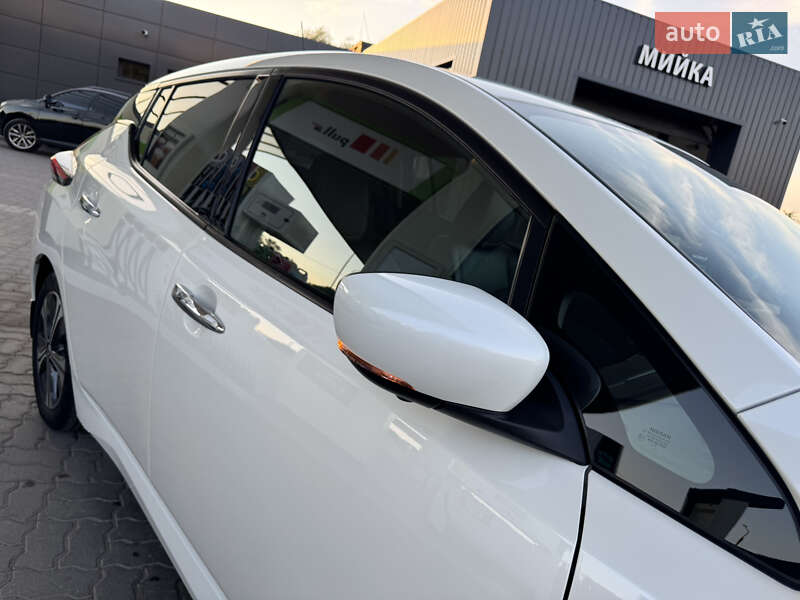 Хэтчбек Nissan Leaf 2018 в Дрогобыче