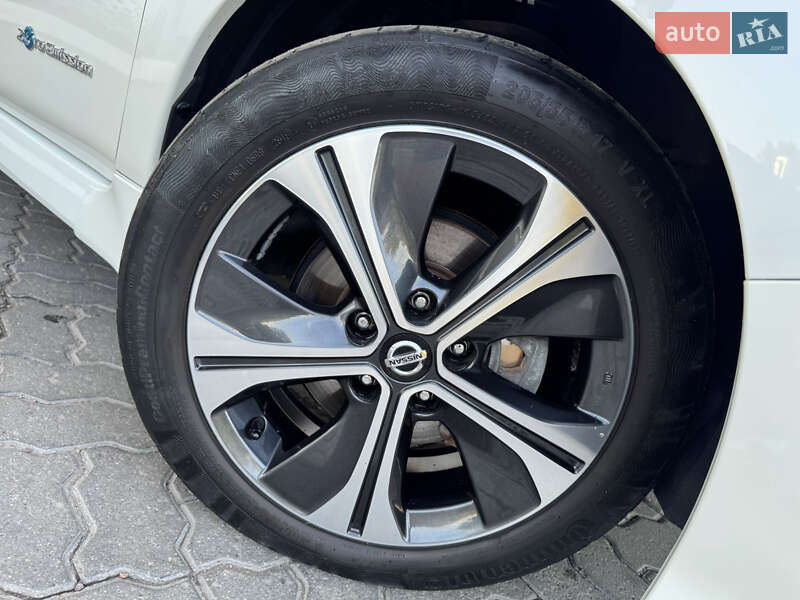 Хэтчбек Nissan Leaf 2018 в Дрогобыче