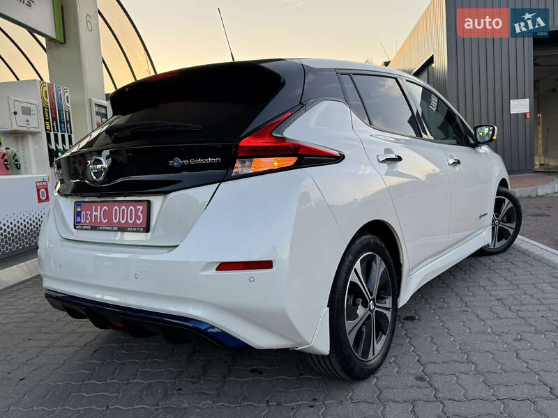 Хэтчбек Nissan Leaf 2018 в Дрогобыче