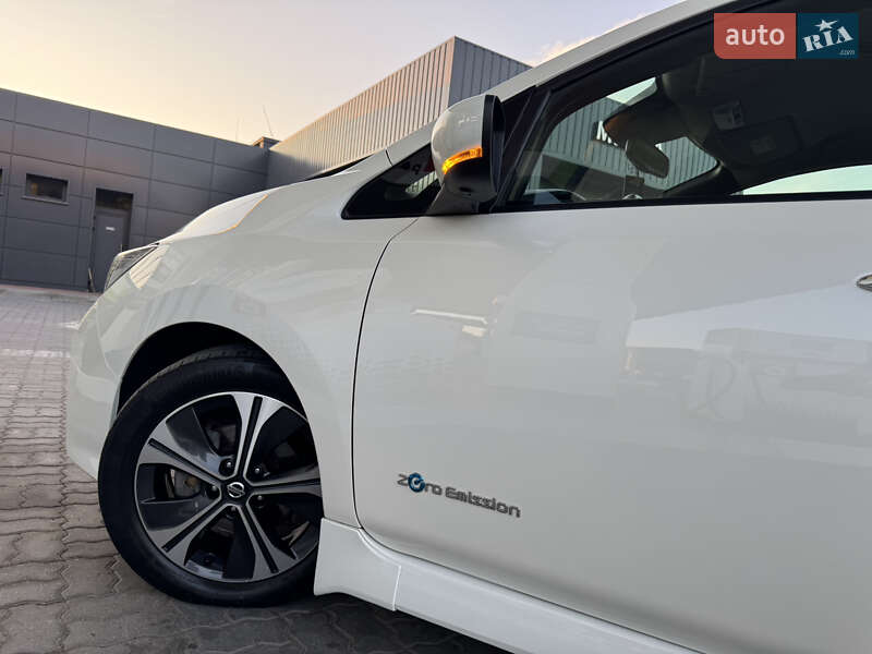 Хэтчбек Nissan Leaf 2018 в Дрогобыче