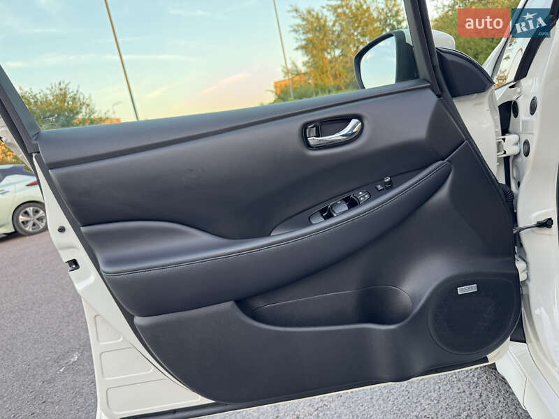 Хэтчбек Nissan Leaf 2018 в Дрогобыче