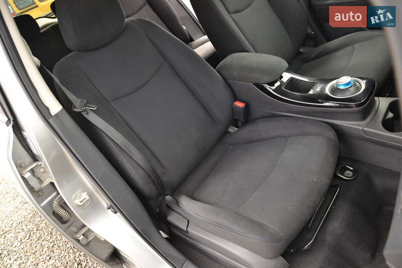 Хэтчбек Nissan Leaf 2015 в Луцке