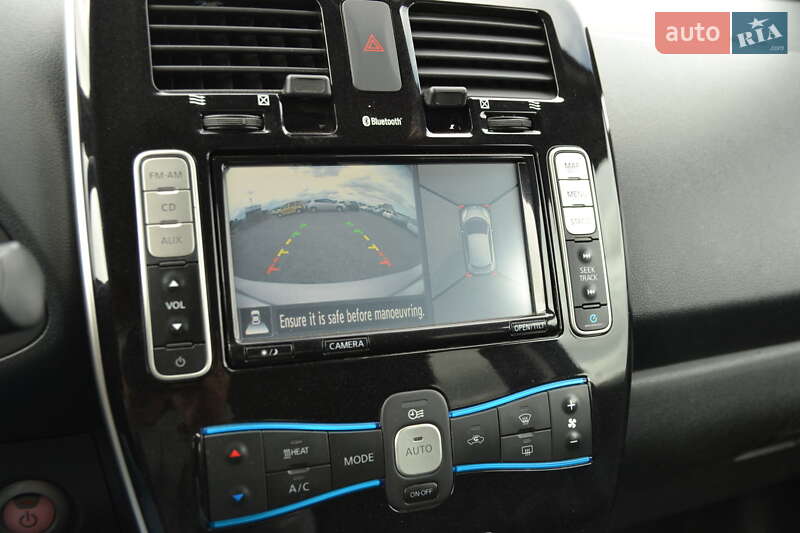 Хэтчбек Nissan Leaf 2015 в Луцке