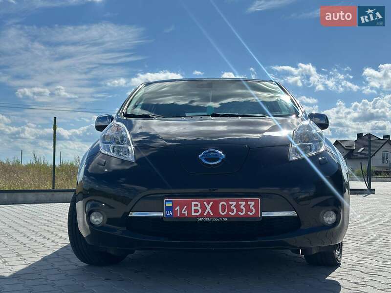 Хэтчбек Nissan Leaf 2013 в Львове