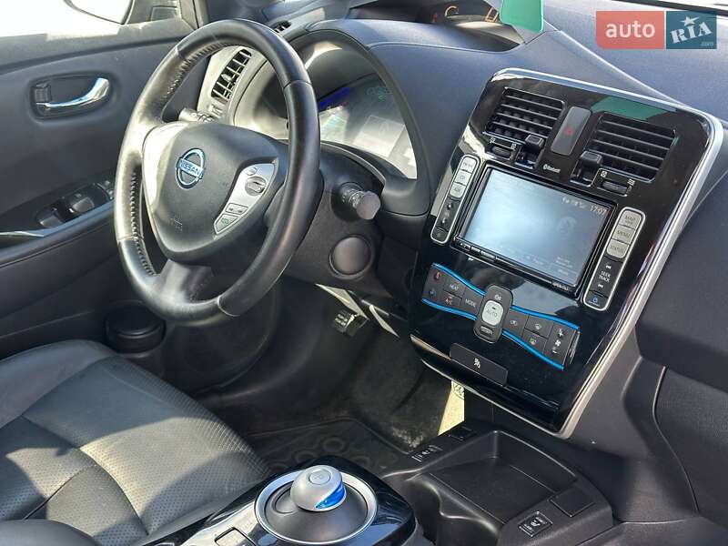 Хэтчбек Nissan Leaf 2013 в Львове