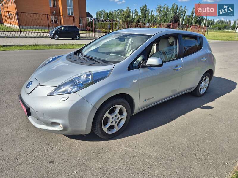 Хэтчбек Nissan Leaf 2012 в Луцке