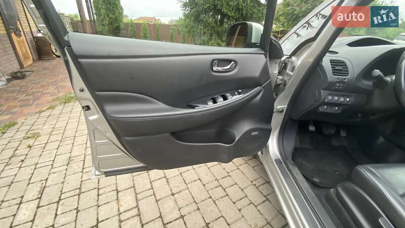 Хэтчбек Nissan Leaf 2014 в Киеве