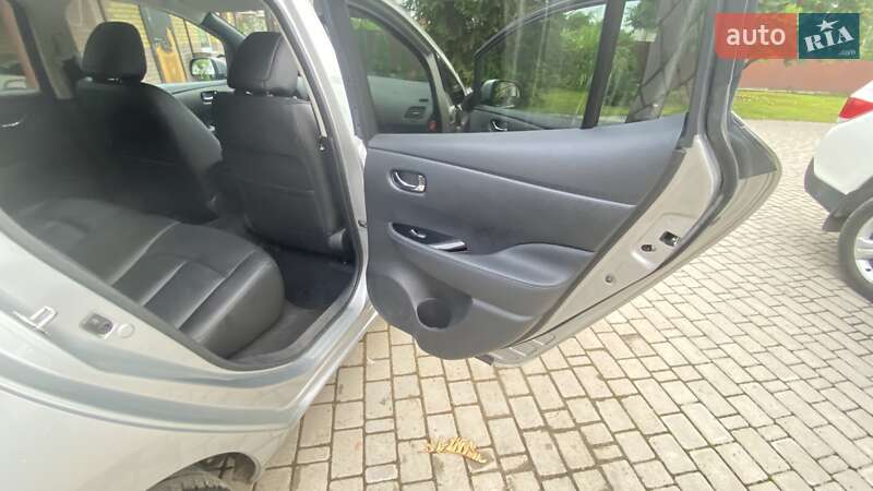 Хэтчбек Nissan Leaf 2014 в Киеве
