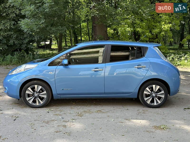 Хэтчбек Nissan Leaf 2013 в Тернополе