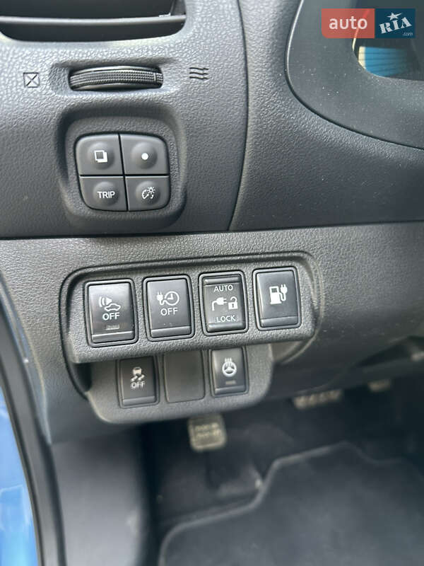 Хэтчбек Nissan Leaf 2013 в Тернополе