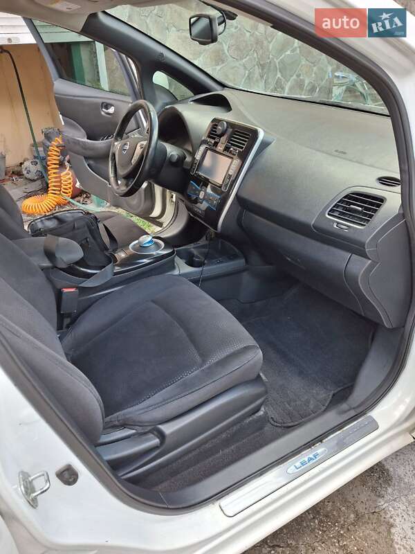 Хетчбек Nissan Leaf 2013 в Києві