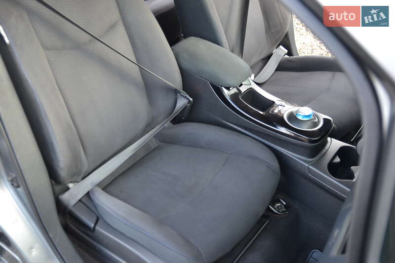 Хэтчбек Nissan Leaf 2014 в Луцке