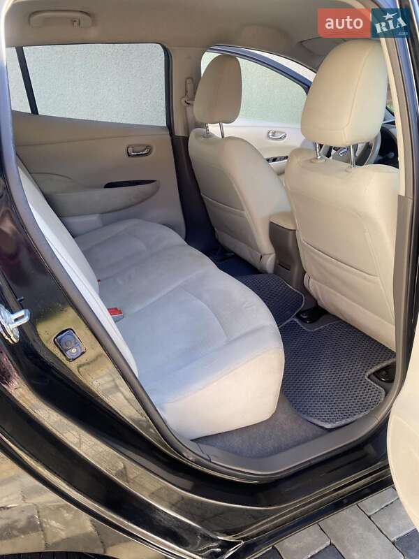 Хэтчбек Nissan Leaf 2012 в Стрые