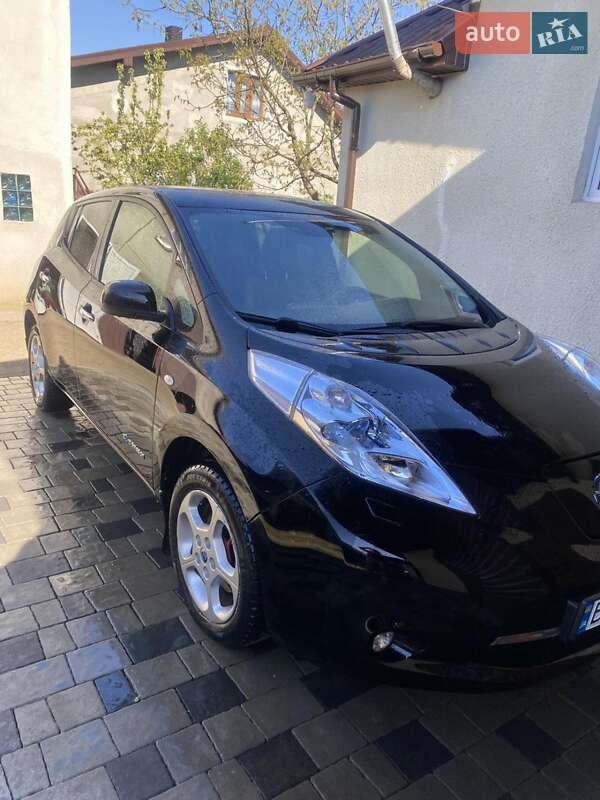 Хэтчбек Nissan Leaf 2012 в Стрые
