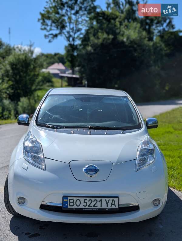 Хэтчбек Nissan Leaf 2013 в Тернополе