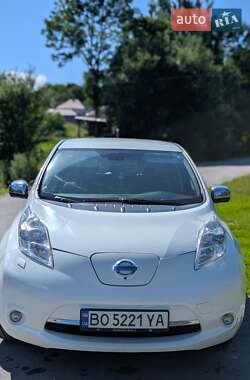 Хэтчбек Nissan Leaf 2013 в 