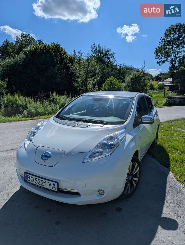 Хэтчбек Nissan Leaf 2013 в Тернополе