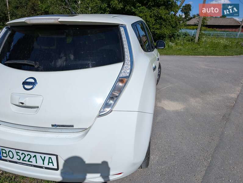 Хэтчбек Nissan Leaf 2013 в Тернополе