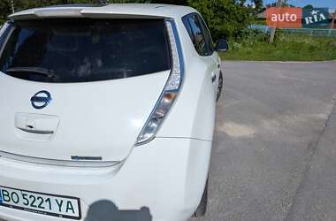 Хэтчбек Nissan Leaf 2013 в 
