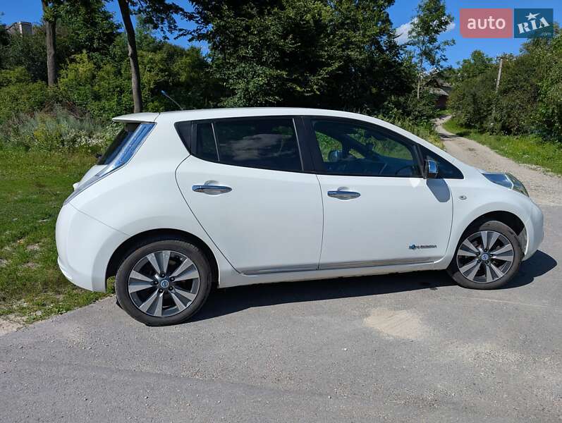 Хэтчбек Nissan Leaf 2013 в Тернополе