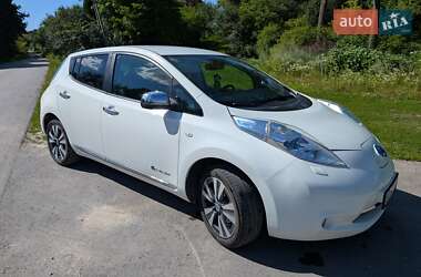 Хэтчбек Nissan Leaf 2013 в 