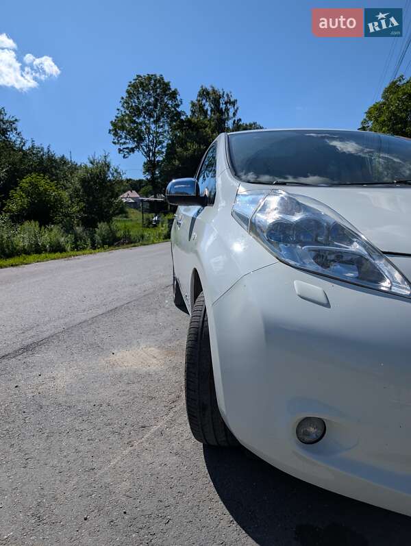 Хэтчбек Nissan Leaf 2013 в Тернополе