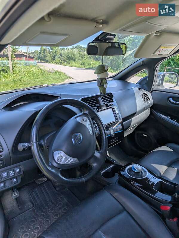 Хэтчбек Nissan Leaf 2013 в Тернополе