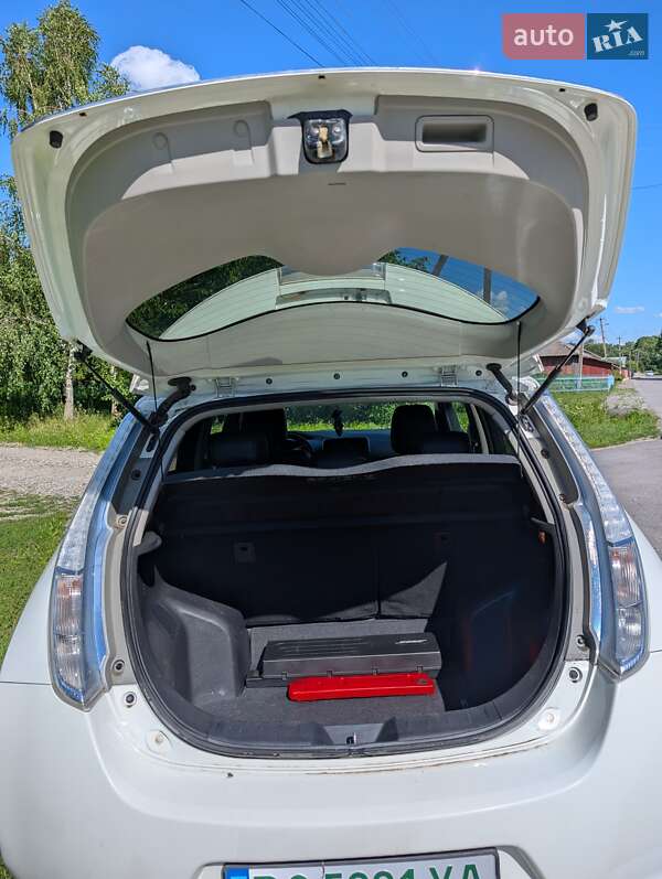 Хэтчбек Nissan Leaf 2013 в Тернополе