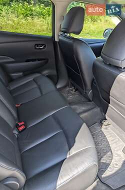 Хэтчбек Nissan Leaf 2013 в 