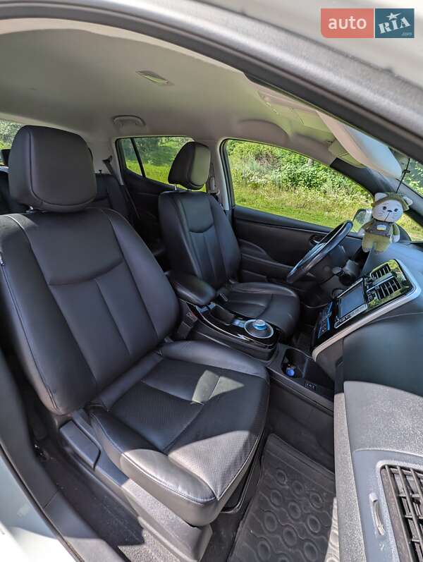Хэтчбек Nissan Leaf 2013 в Тернополе
