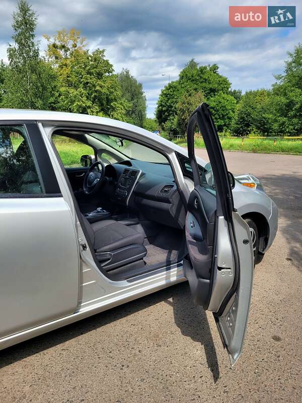 Хэтчбек Nissan Leaf 2016 в Ровно