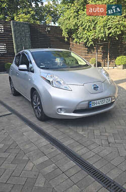 Хетчбек Nissan Leaf 2015 в Одесі