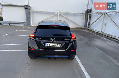 Хэтчбек Nissan Leaf 2018 в Киеве