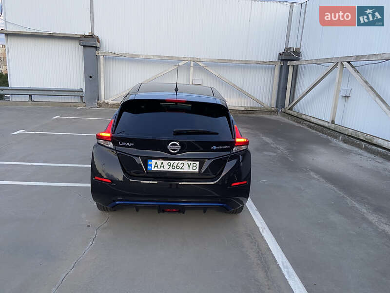 Хэтчбек Nissan Leaf 2018 в Киеве