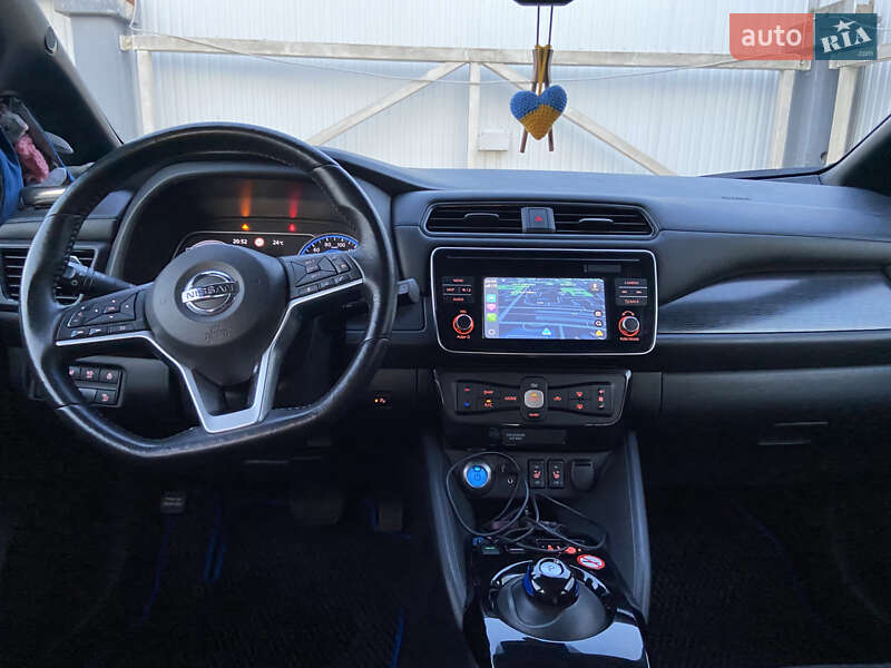 Хэтчбек Nissan Leaf 2018 в Киеве