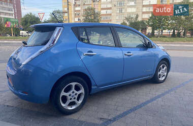 Хэтчбек Nissan Leaf 2013 в 