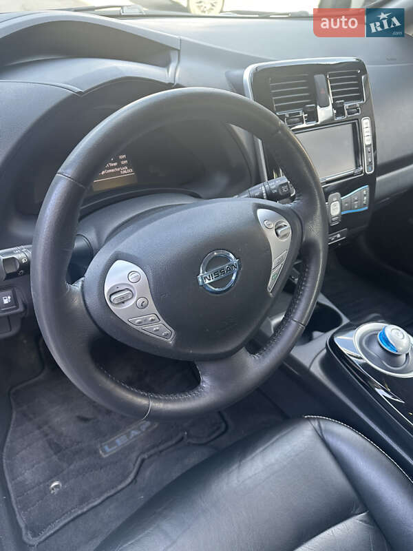 Хэтчбек Nissan Leaf 2017 в Днепре