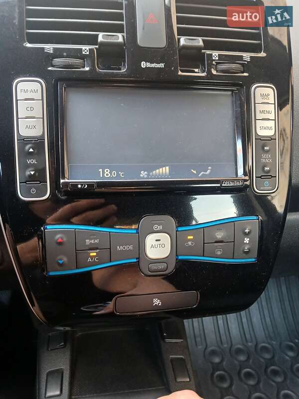 Хэтчбек Nissan Leaf 2014 в Черновцах