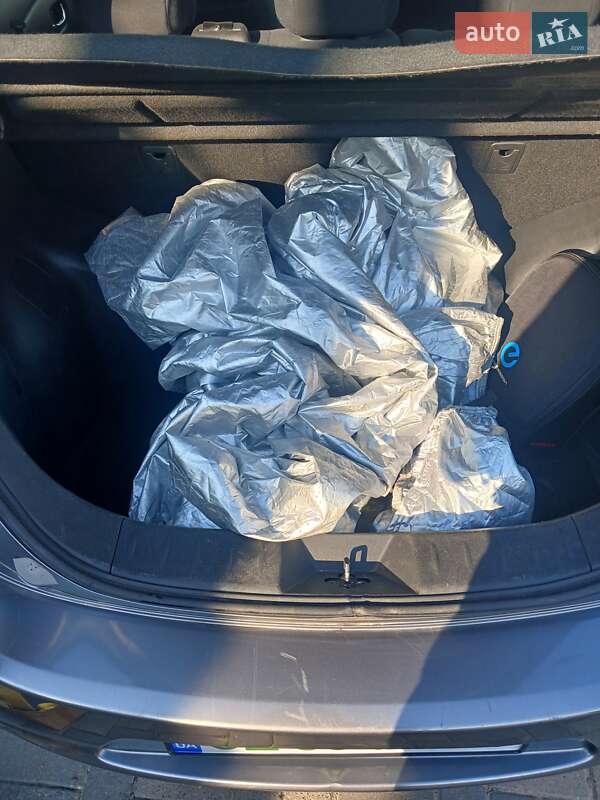 Хэтчбек Nissan Leaf 2014 в Черновцах