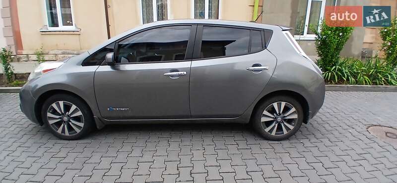 Хэтчбек Nissan Leaf 2015 в Ивано-Франковске
