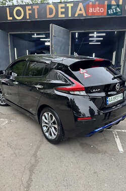 Хэтчбек Nissan Leaf 2018 в 