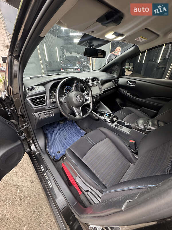 Хетчбек Nissan Leaf 2018 в Києві