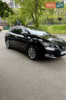 Хэтчбек Nissan Leaf 2018 в 